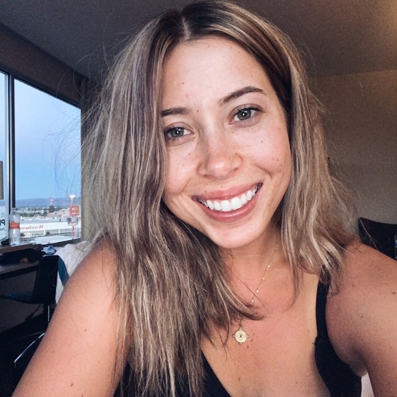 Meet your Posher, Nina - Picture 1 of 1